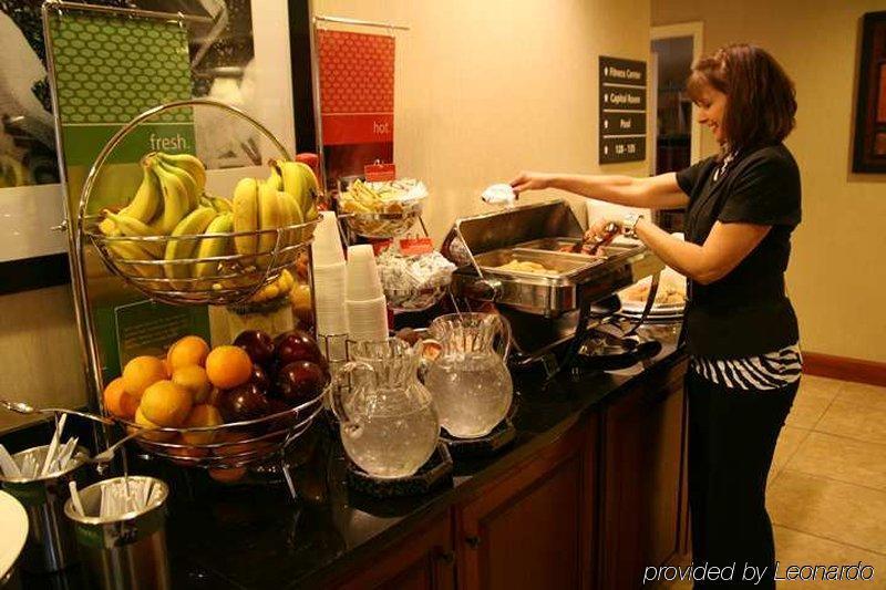 Hampton Inn Albany-Wolf Road Ресторан фото