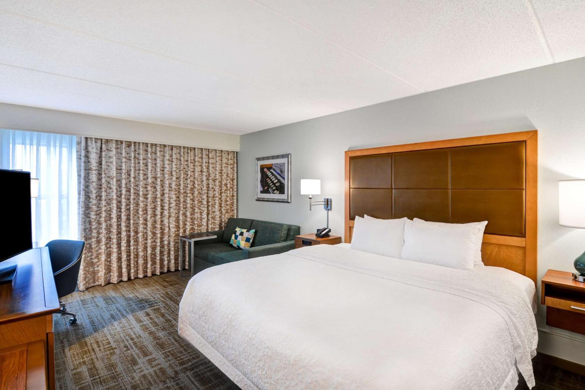 Hampton Inn Albany-Wolf Road Экстерьер фото