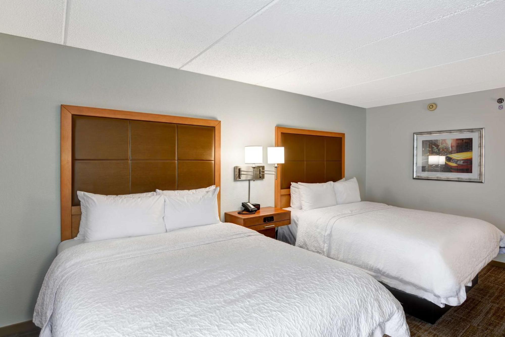 Hampton Inn Albany-Wolf Road Экстерьер фото