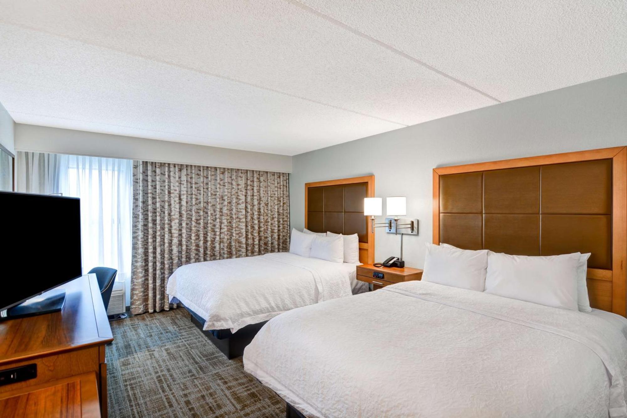 Hampton Inn Albany-Wolf Road Экстерьер фото