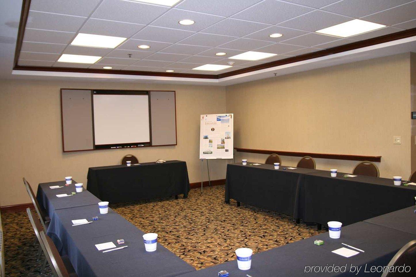 Hampton Inn Albany-Wolf Road Удобства фото