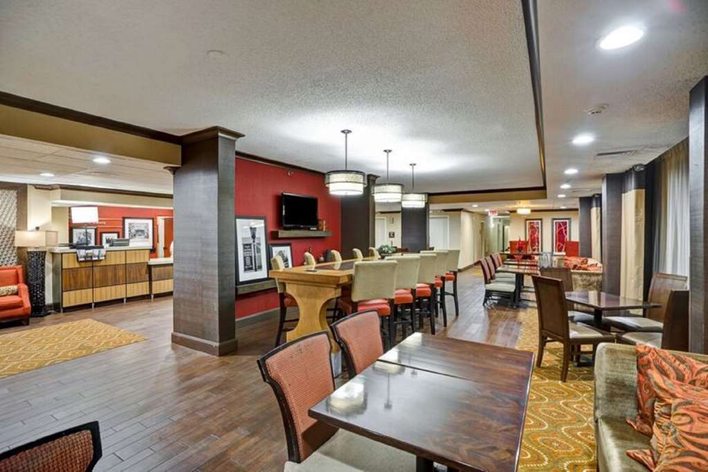 Hampton Inn Albany-Wolf Road Ресторан фото