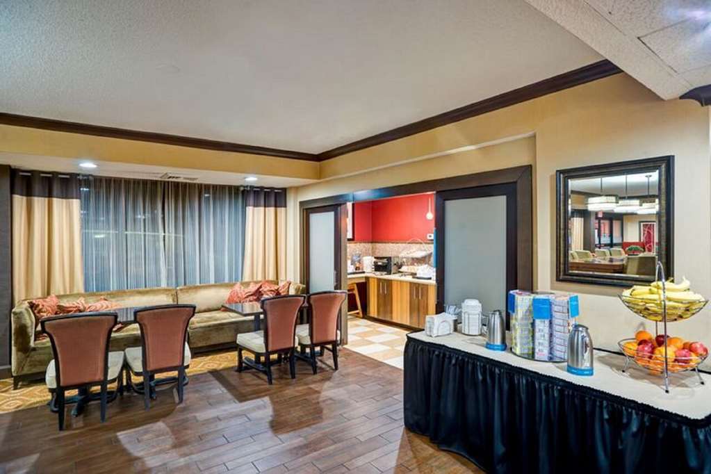 Hampton Inn Albany-Wolf Road Ресторан фото