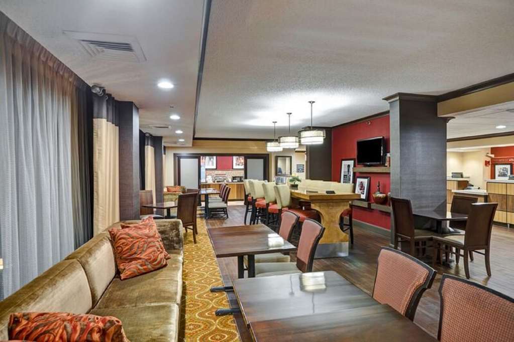 Hampton Inn Albany-Wolf Road Ресторан фото